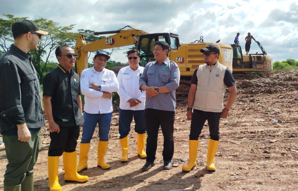 DPRKPLH Kabupaten Banjar Serius Tangani TPA Cahaya Kencana? Komisi III Nilai Tak Mungkin 1 img 20250416 wa01266794036302801711365